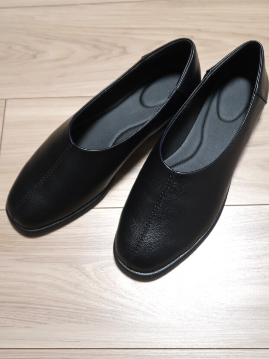 Minimalist Square-Toe Leather Flats | Timeless Black Slip-Ons