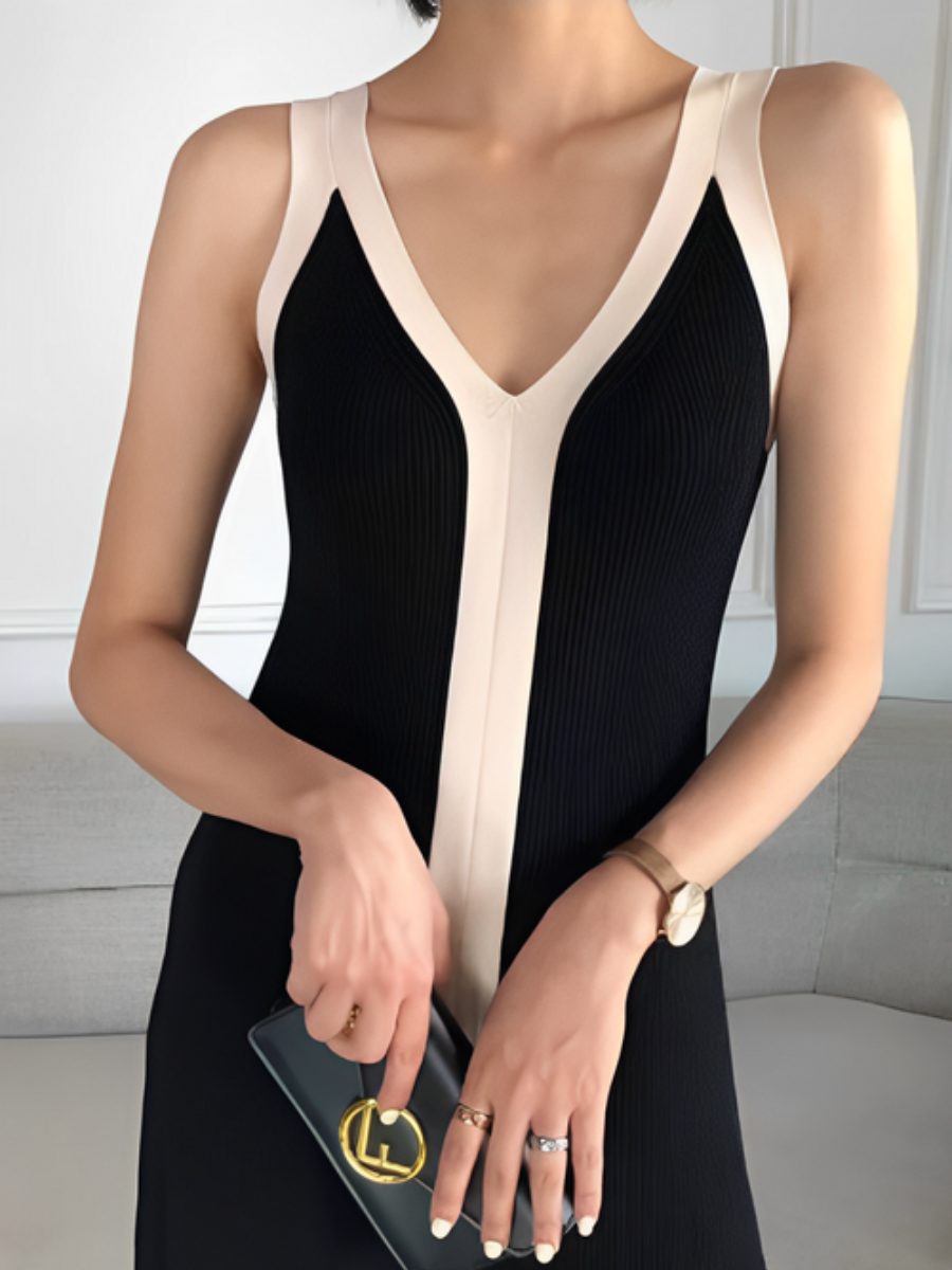 Sculpting Contrast V-Neck Ribbed Maxi Dress