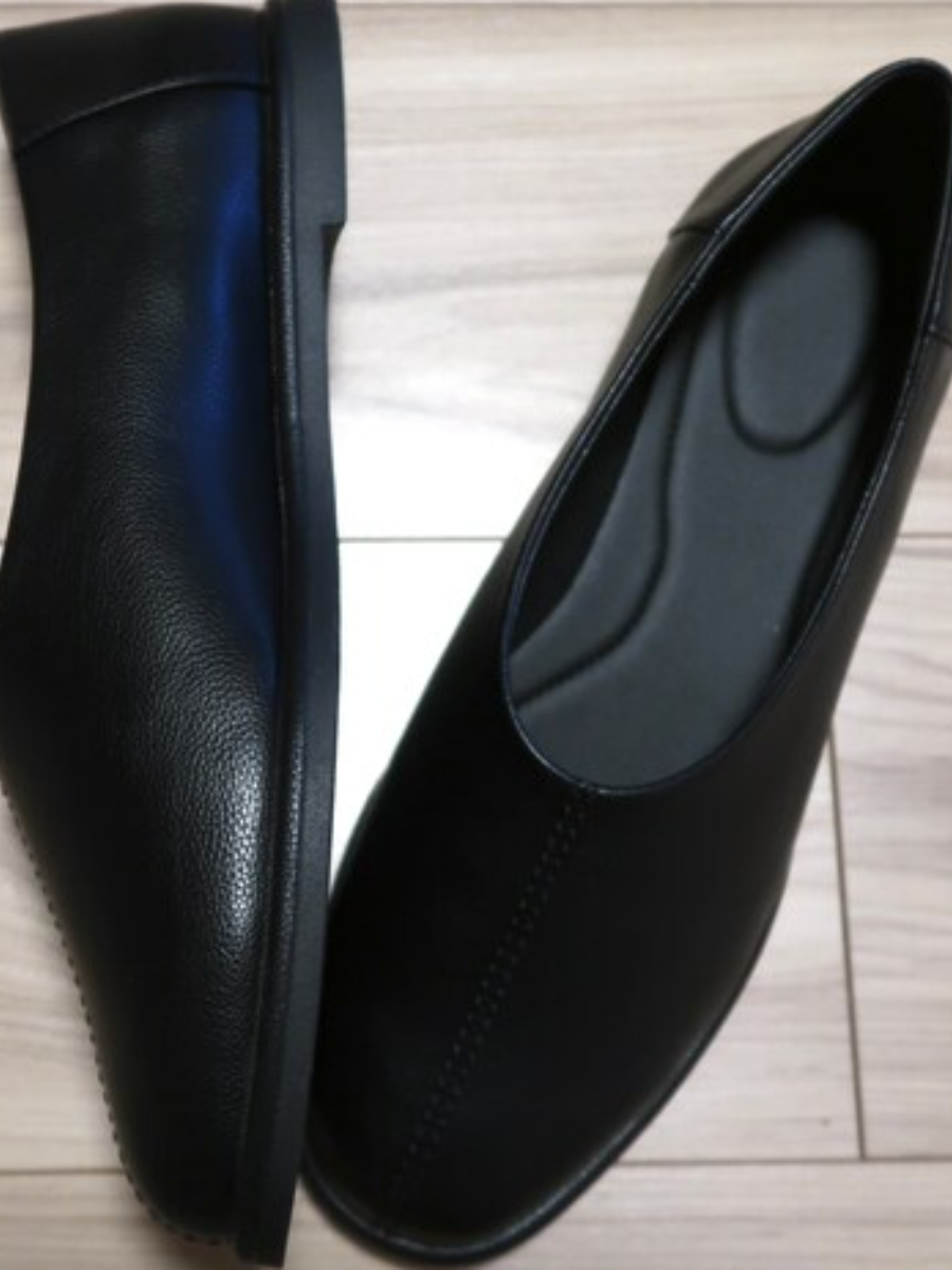 Minimalist Square-Toe Leather Flats | Timeless Black Slip-Ons