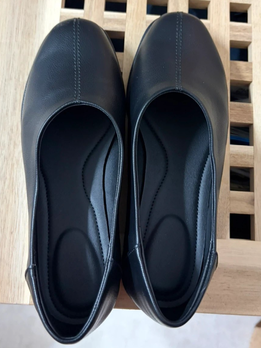 Minimalist Square-Toe Leather Flats | Timeless Black Slip-Ons